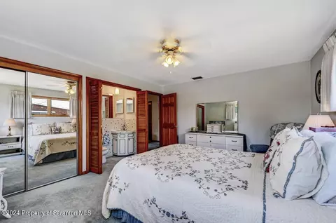 261 E Morton St, Old Forge, PA 18518 photo 30