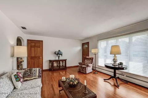 261 E Morton St, Old Forge, PA 18518 photo 10