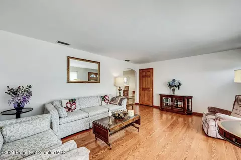 261 E Morton St, Old Forge, PA 18518 photo 12