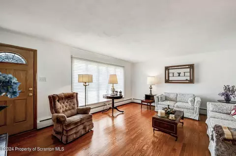 261 E Morton St, Old Forge, PA 18518 photo 7