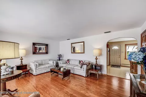261 E Morton St, Old Forge, PA 18518 photo 9