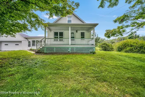 1313 Buckwheat Hollow Rd, Monroe Township, PA 18636