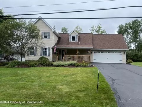 9 Pauline Dr, South Abington, PA 18411