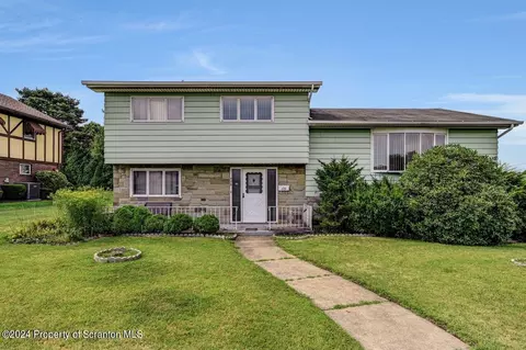 426 Shirley Ln, Dunmore, PA 18512