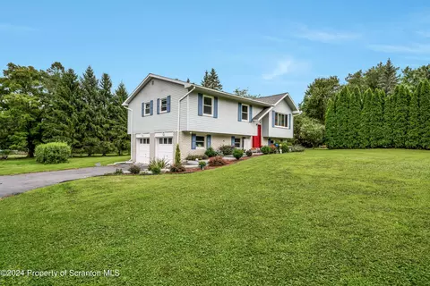 612 12 Sunset St, Clarks Summit, PA 18411