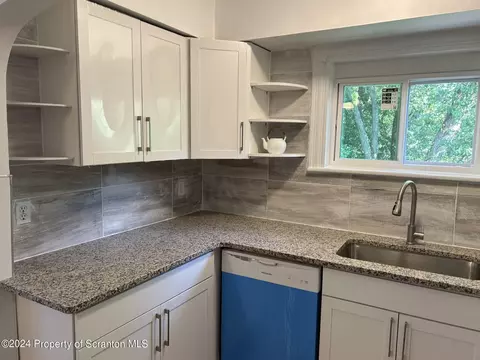 482 Main St, Eynon, PA 18403