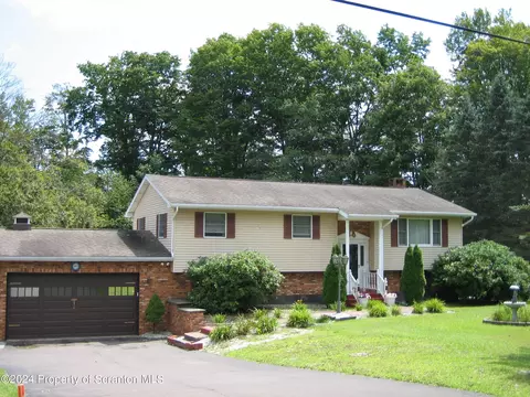 14 Marcie Ter, Covington Twp, PA 18424