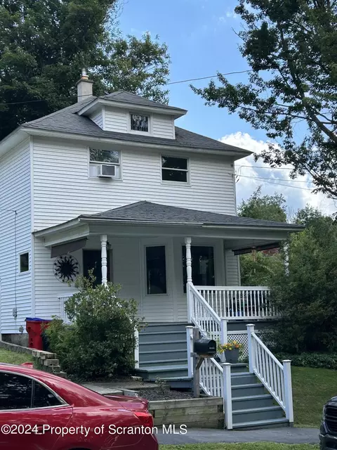 128 E Garfield Ave, Carbondale, PA 18407