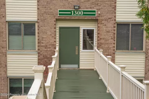 1311 Summit Pointe, Scranton, PA 18512