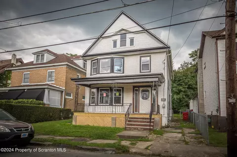 104 Park St, Carbondale, PA 18407