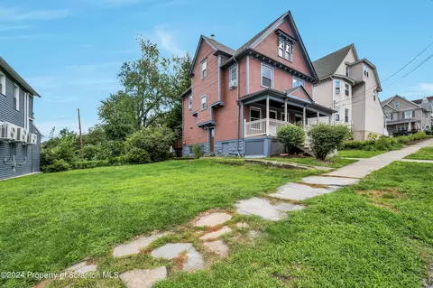 823 Myrtle St, Scranton, PA 18510