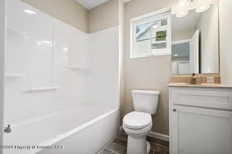 627 1st St, Eynon, PA 18403 photo 21