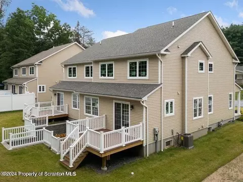 627 1st St, Eynon, PA 18403 photo 5