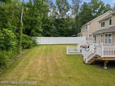 627 1st St, Eynon, PA 18403 photo 7