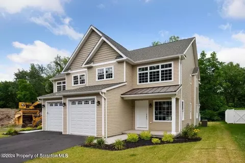 627 1st St, Eynon, PA 18403 photo 9