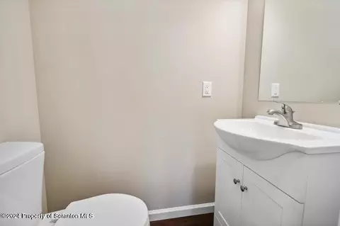 627 1st St, Eynon, PA 18403 photo 27