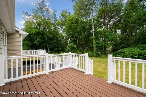 627 1st St, Eynon, PA 18403 photo 11
