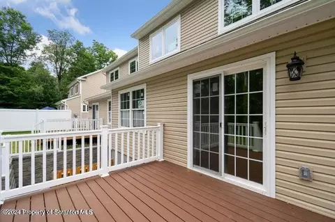 627 1st St, Eynon, PA 18403 photo 10