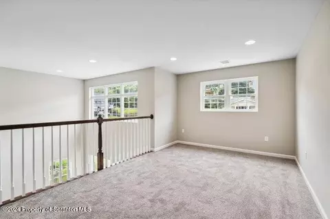 627 1st St, Eynon, PA 18403 photo 23