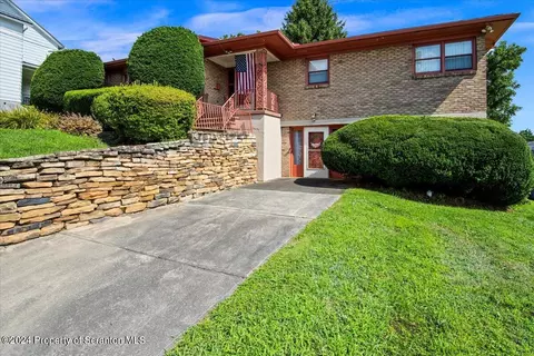 618 Lawrence St, Old Forge, PA 18518