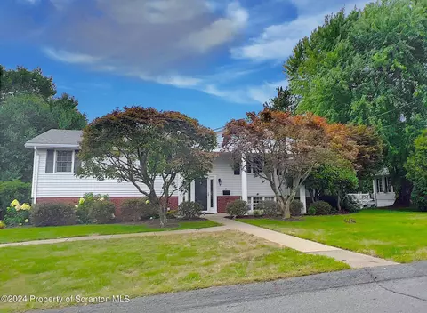 8 Margaret Ave, Archbald, PA 18403