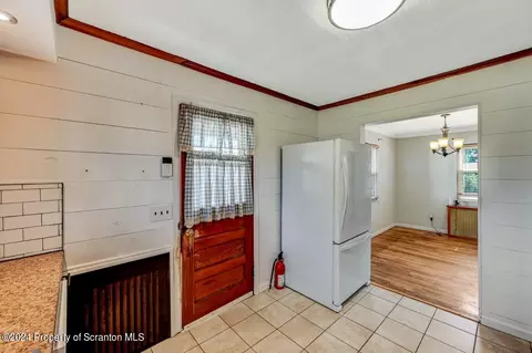 509 Edith St, Old Forge, PA 18518 photo 17