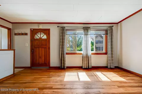 509 Edith St, Old Forge, PA 18518 photo 9
