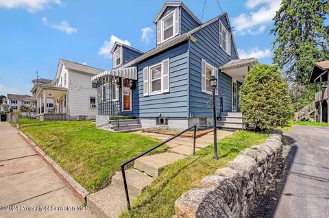 509 Edith St, Old Forge, PA 18518 photo 4