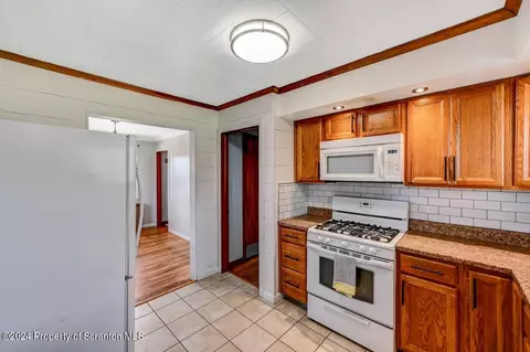 509 Edith St, Old Forge, PA 18518 photo 15