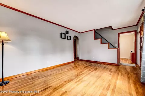 509 Edith St, Old Forge, PA 18518 photo 11