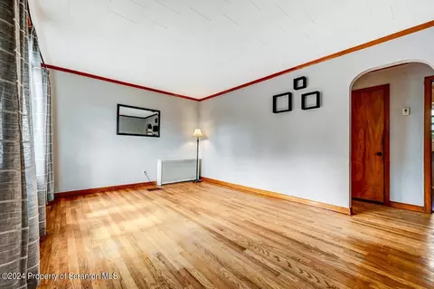 509 Edith St, Old Forge, PA 18518 photo 10