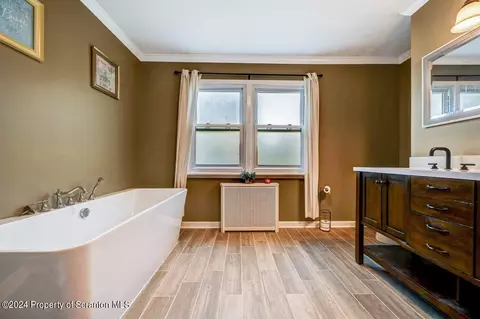 509 Edith St, Old Forge, PA 18518 photo 23