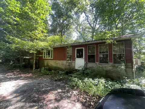 102 Bryden Beach Rd, Tunkhannock, PA 18657