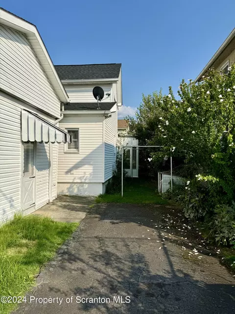 804 Beech St, Scranton, PA 18505 photo 32