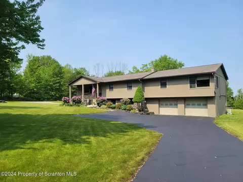 1293 Seamans Rd, Factoryville, PA 18419