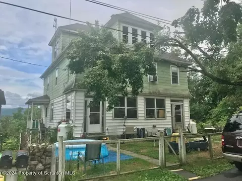 250-252 Prospect St, Plymouth, PA 18651