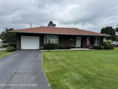 901 Longview Ter, Clarks Summit, PA 18411