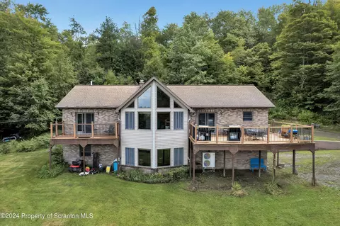 325 Lyon Rd, Hallstead, PA 18822