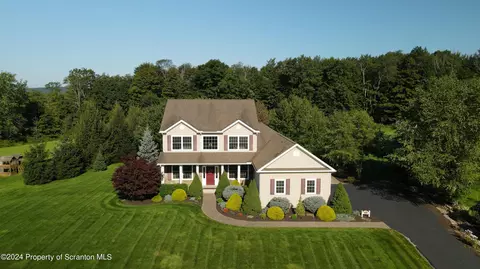 104 Stonefield Dr, Jefferson Twp, PA 18436