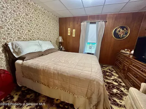 Bedroom - 1019 Acker Ave, Scranton, PA 18504 photo 2 of 5