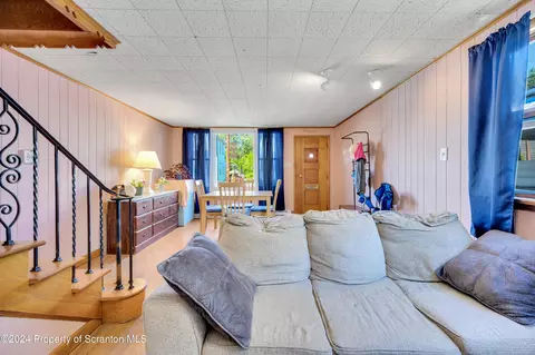 27 Hillman St, Wilkes Barre, PA 18705