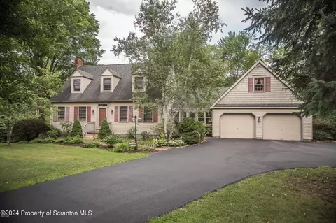 173 Ryan Hill Rd, Lake Ariel, PA 18436