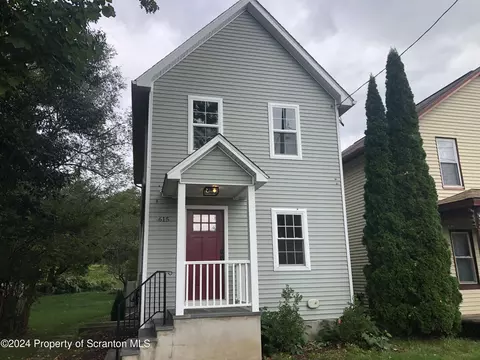 615 Penn Ave, Mayfield, PA 18433