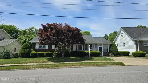 104 Parkcrest Dr, Duryea, PA 18642