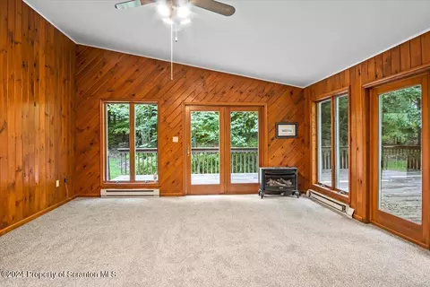 Living - 925 Apple Tree Rd, Harding, PA 18643 photo 9 of 10