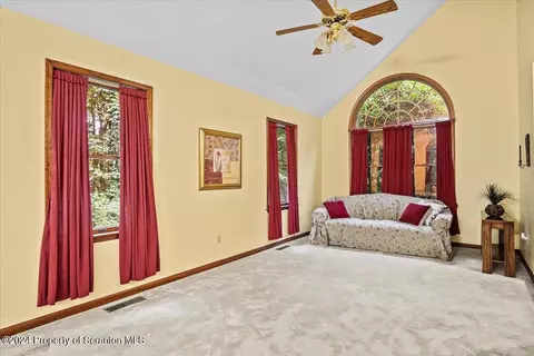 Living - 925 Apple Tree Rd, Harding, PA 18643 photo 2 of 10