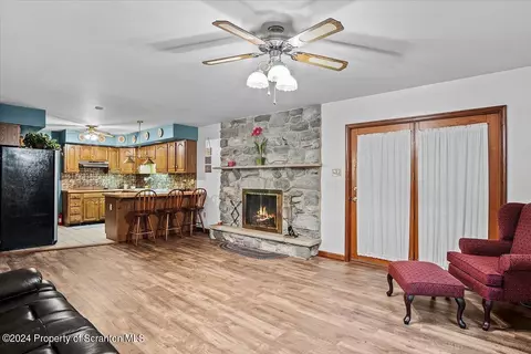 Living - 925 Apple Tree Rd, Harding, PA 18643 photo 4 of 10
