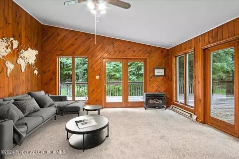 Living - 925 Apple Tree Rd, Harding, PA 18643 photo 6 of 10