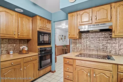 Kitchen - 925 Apple Tree Rd, Harding, PA 18643 photo 3 of 4