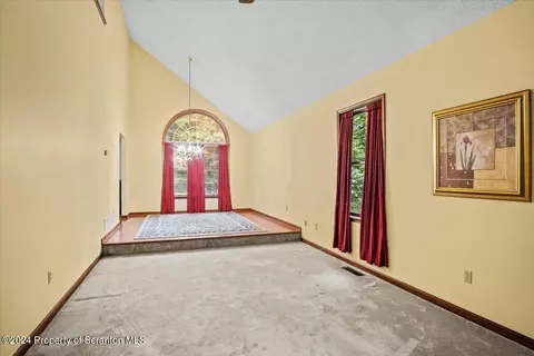 Living - 925 Apple Tree Rd, Harding, PA 18643 photo 1 of 10
